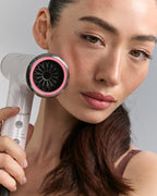 Buse du Lift Dryer Smart tenue à la joue